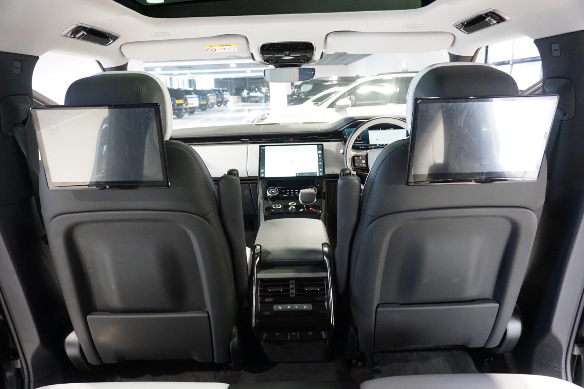 Land Rover Range Rover Sport 3.0 D300 MHEV Dynamic SE SUV 5dr Diesel Auto 4WD Euro 6 (s/s) (300 ps)